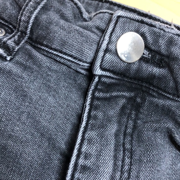 Black Ripped Jean Shorts H&M - Picture 3 of 5